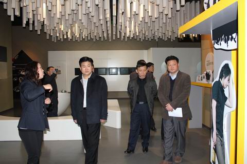 广东省惠州市禁毒委副主任伍成华率考察团一行6人在