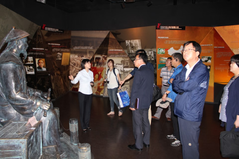 韩国青少年联盟代表团一行6人来上海市禁毒科普教育馆参观访问 2012.5.9
