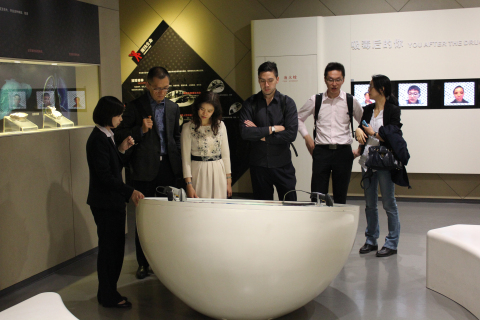 台湾何嘉仁文教机构一行10人来上海市禁毒科普教育馆参观访问 2014.5.13