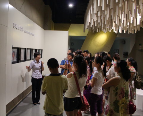 吉林省延边朝鲜族自治州敦化市青少年活动中心一行20人来上海市禁毒科普教育馆参观考察 2014.8.7