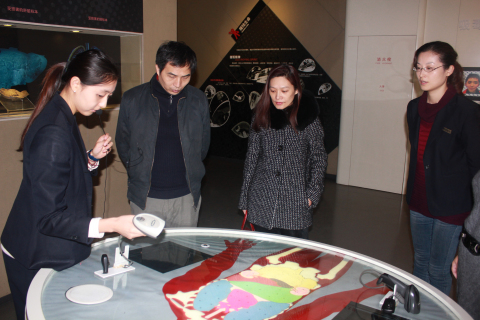 《中国禁毒》杂志社长单永红、总编辑茅剑一行2人来上海市禁毒科普教育馆参观考察 2015.1.27