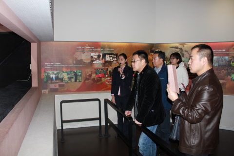 新疆维吾尔自治区乌鲁木齐市禁毒办一行3人来上海市禁毒科普教育馆参观考察并座谈 2015.3.4