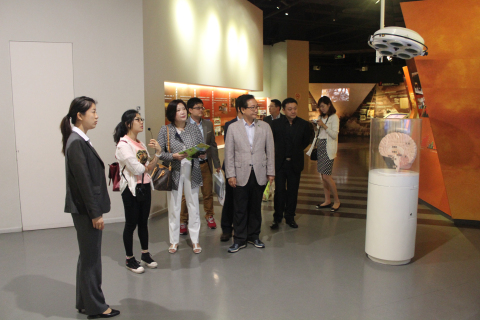 韩国青少年联盟代表团一行8人来上海市禁毒科普教育馆参观访问 2015.5.26