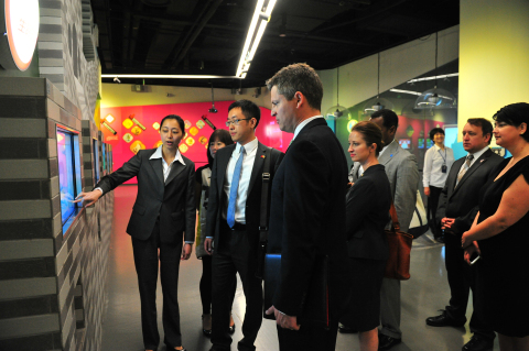 美国青年政治领袖理事会代表团一行7人来上海市禁毒科普教育馆参观访问 2015.6.2