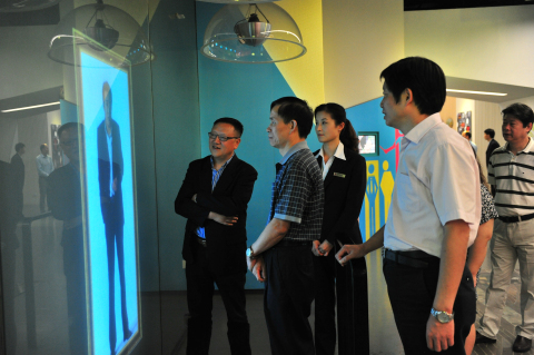 上海市政法委副书记朱小超一行4人来上海市禁毒科普教育馆视察并座谈 2015.9.1