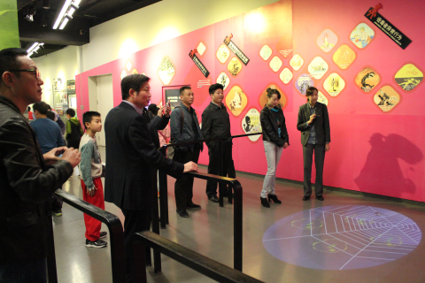 重庆市禁毒办一行6人来上海市禁毒科普教育馆参观考察并座谈 2015.11.10