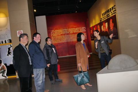 共青团扬州市委、扬州市青少年活动中心一行2人来上海市禁毒科普教育馆参观考察 2015.12.13