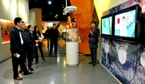 共青团北京市朝阳区委书记孔钢城一行6人来上海市禁毒科普教育馆参观考察 2016.3.16