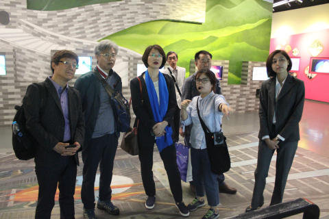 韩国青少年联盟代表团一行6人来上海市禁毒科普教育馆参观访问 2016.5.17