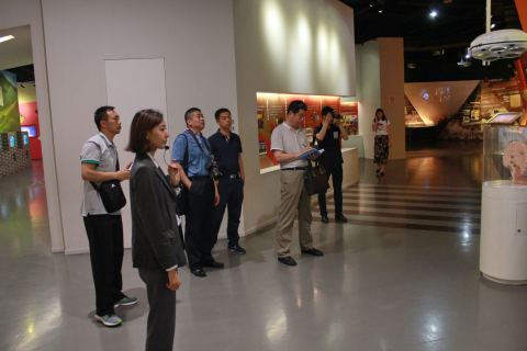 青岛市公安局开发区分局禁毒大队一行2016.6.15