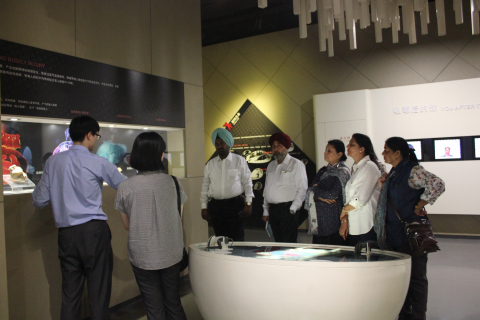 印度中国之友协会主席库旺•谢吉尔一行7人来上海市禁毒科普教育馆参观访问 2016.7.13