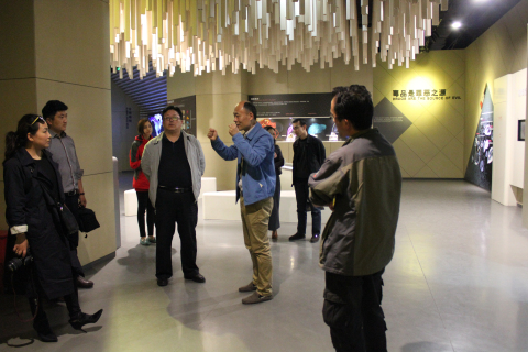 西藏自治区禁毒办副主任、禁毒总队调研员、副总队长向巴江村一行4人来上海市禁毒科普教育馆参观考察并座谈 2017.4.13