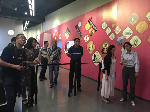 广西来宾市禁毒办副主任、市公安局禁毒支队政委一行7人来上海市禁毒科普教育馆参观考察并座谈 2017.6.28