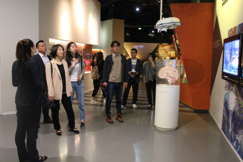 韩国青少年联盟青年代表团一行10人来上海市禁毒科普教育馆参观访问 2018.5.22