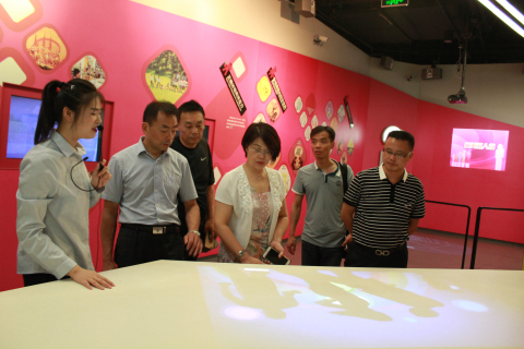 河南省郑州市齐礼阎戒毒所一行8人来上海市禁毒科普教育馆参观考察并座谈 2018.7.5