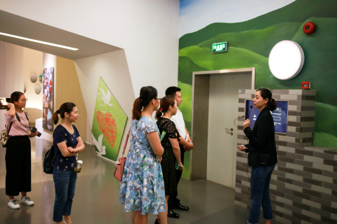 重庆市潼南区青少年活动中心一行5人来上海市禁毒科普教育馆参观考察 2018.8.4