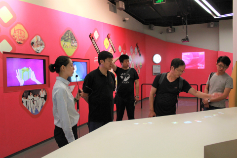 山东省威海市公安局禁毒支队一行4人来上海市禁毒科普教育馆参观考察并座谈 2018.9.7