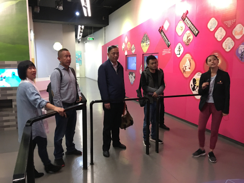 西藏青少年实践教育基地考察团一行5人来上海市禁毒科普教育馆参观考察 2018.10.27