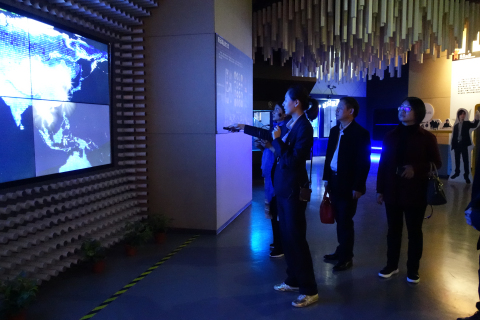 四川省达州万源市教科局副局长、青少年校外活动中心主任刘娟一行6人来上海市禁毒科普教育馆参观考察 2018.11.11