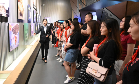 深圳市少工委一行65人来上海市禁毒科普教育馆参观考察 2019.6.10