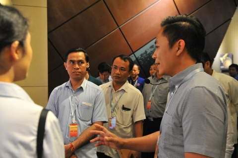 老挝国家行政学院党委副书记、副院长普冯.温坎显一行30人来上海市禁毒科普教育馆参观访问 2019.7.25