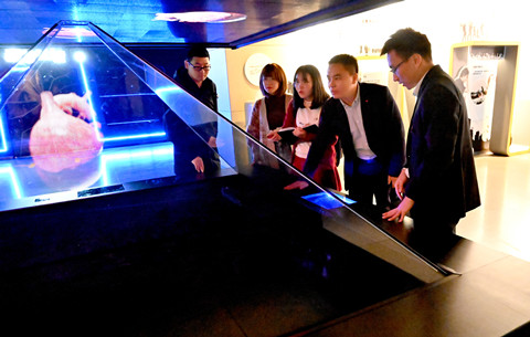 江苏省扬州市青少年活动中心一行4人来上海市禁毒科普教育馆参观考察 2019.11.14